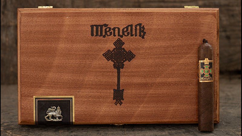 www.cigaraficionado.com